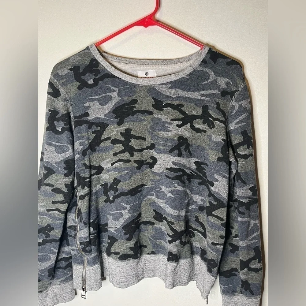 Sundry Camo crewneck size large - Picture 2 of 4